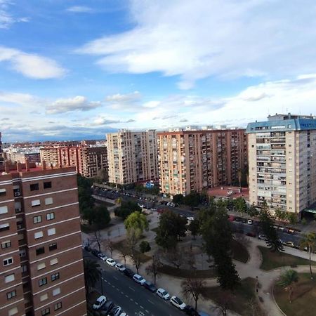 Habitacion Con Cama Individual, Piso Compartido En Avenida Blasco Ibanez 瓦伦西亚 外观 照片