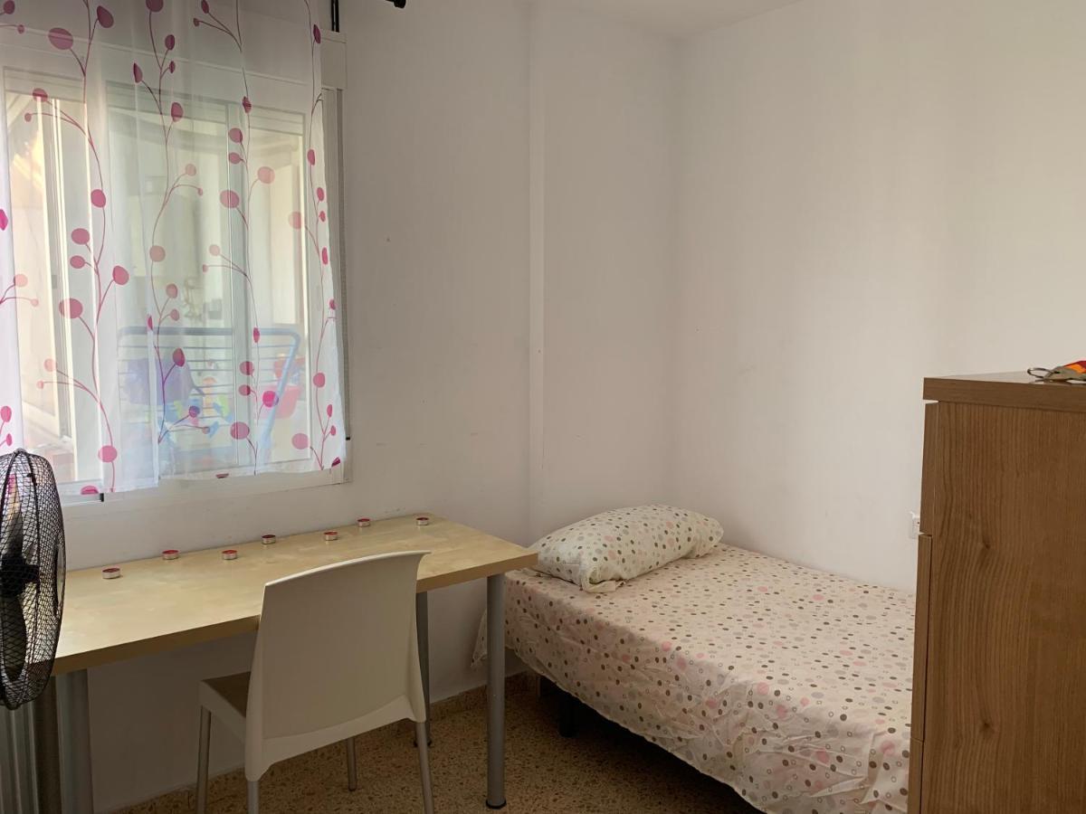 Habitacion Con Cama Individual, Piso Compartido En Avenida Blasco Ibanez 瓦伦西亚 外观 照片