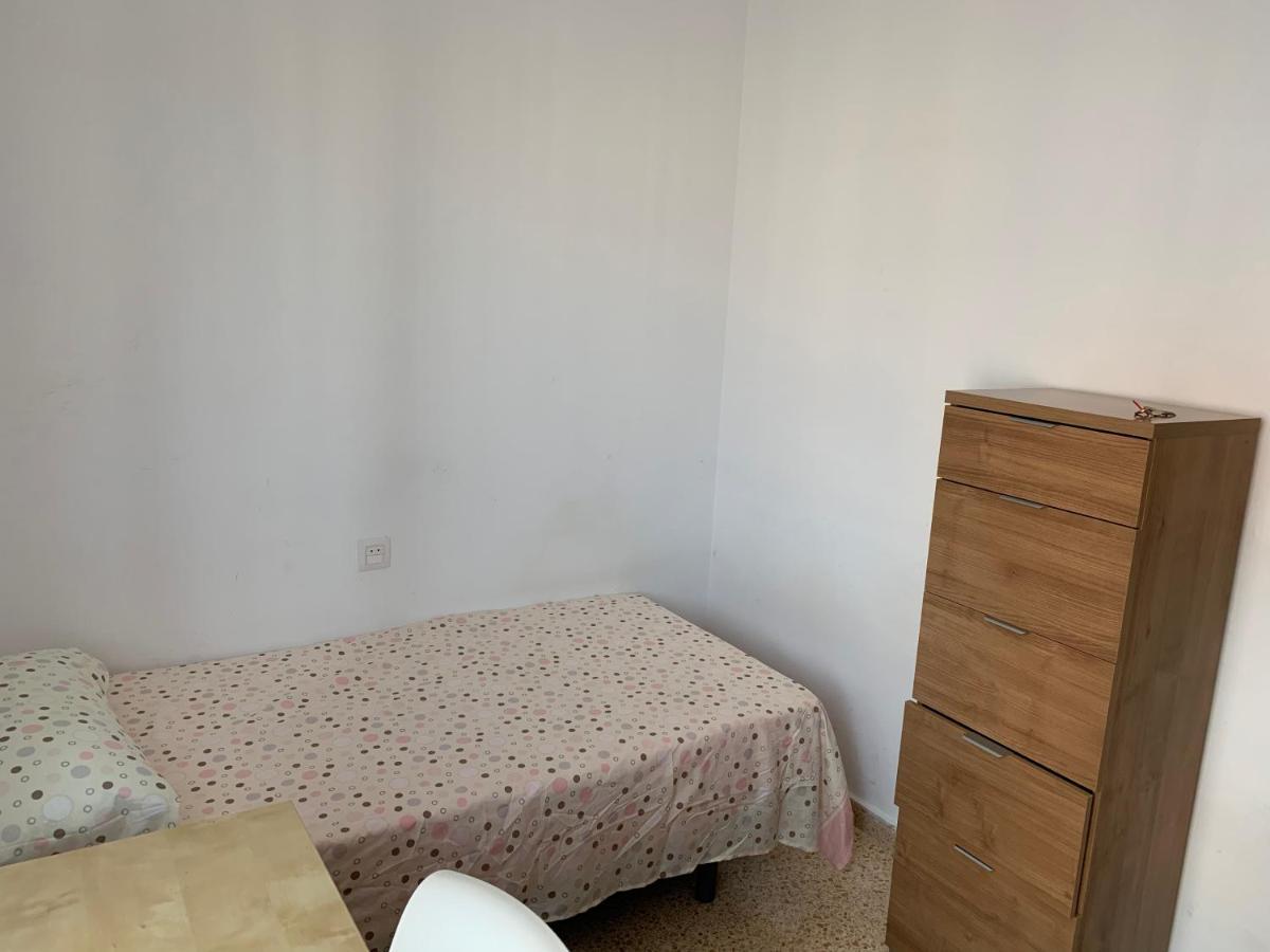 Habitacion Con Cama Individual, Piso Compartido En Avenida Blasco Ibanez 瓦伦西亚 外观 照片