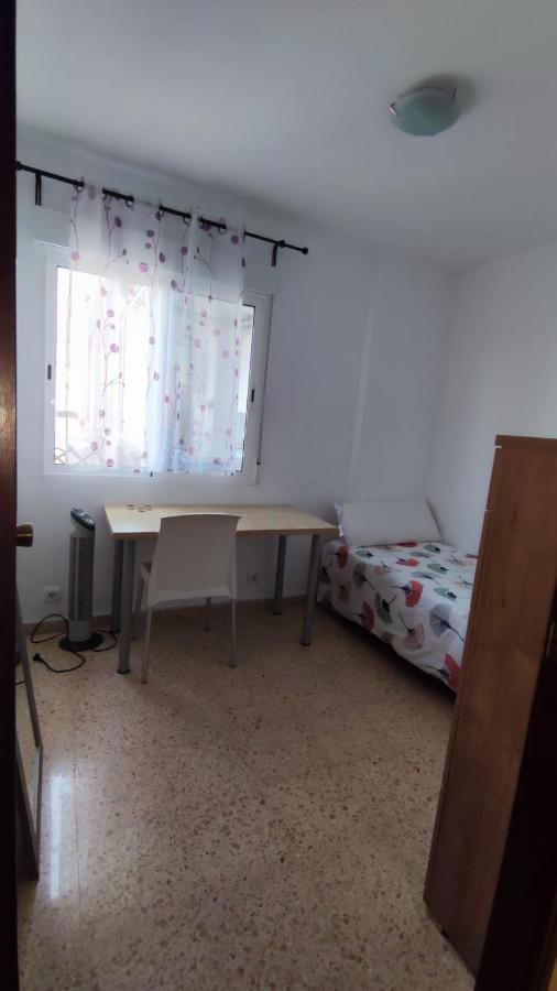 Habitacion Con Cama Individual, Piso Compartido En Avenida Blasco Ibanez 瓦伦西亚 外观 照片